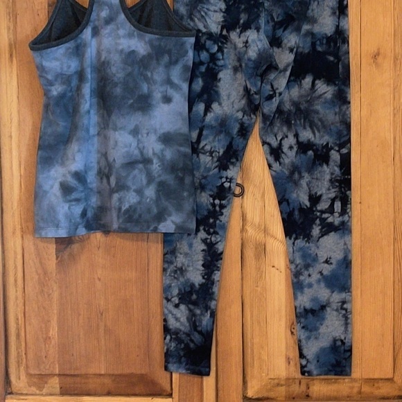 Calvin Klein Performance 2 Piece Work Out Leggings & Top Sz. S - Picture 11 of 16